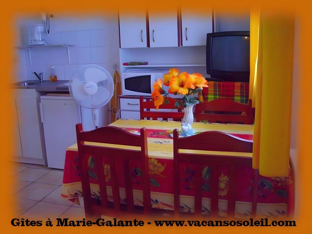 La Topaze D'or : F2, 4 Pers., Marie-Galante
